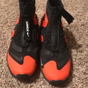 Nike huarache gripp size 6.5y.